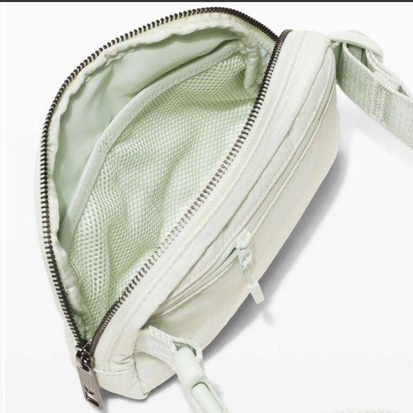Lululemon Everywhere Belt Bag — Springtime - Picture 8 of 13